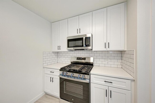 Building Photo - 4910 Wing Rd