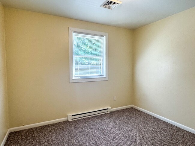 Building Photo - 708 Crestline Blvd