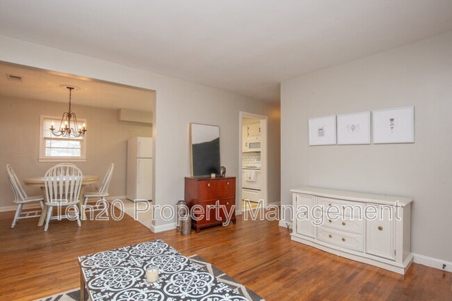 Building Photo - 4264 Yates Dr