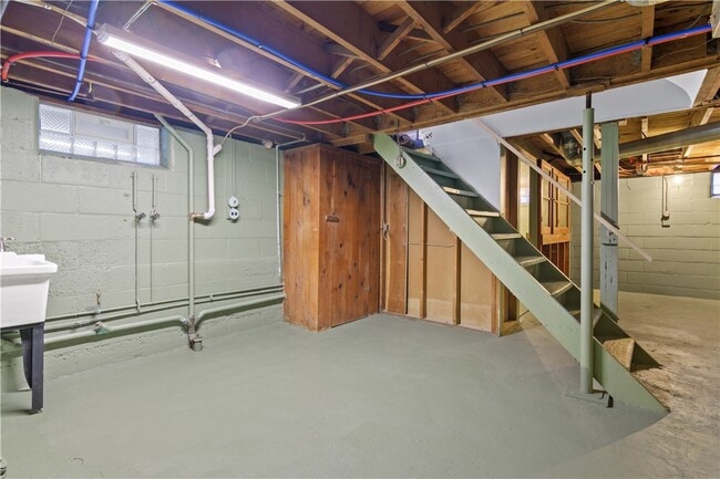 Building Photo - 747 Britton Rd