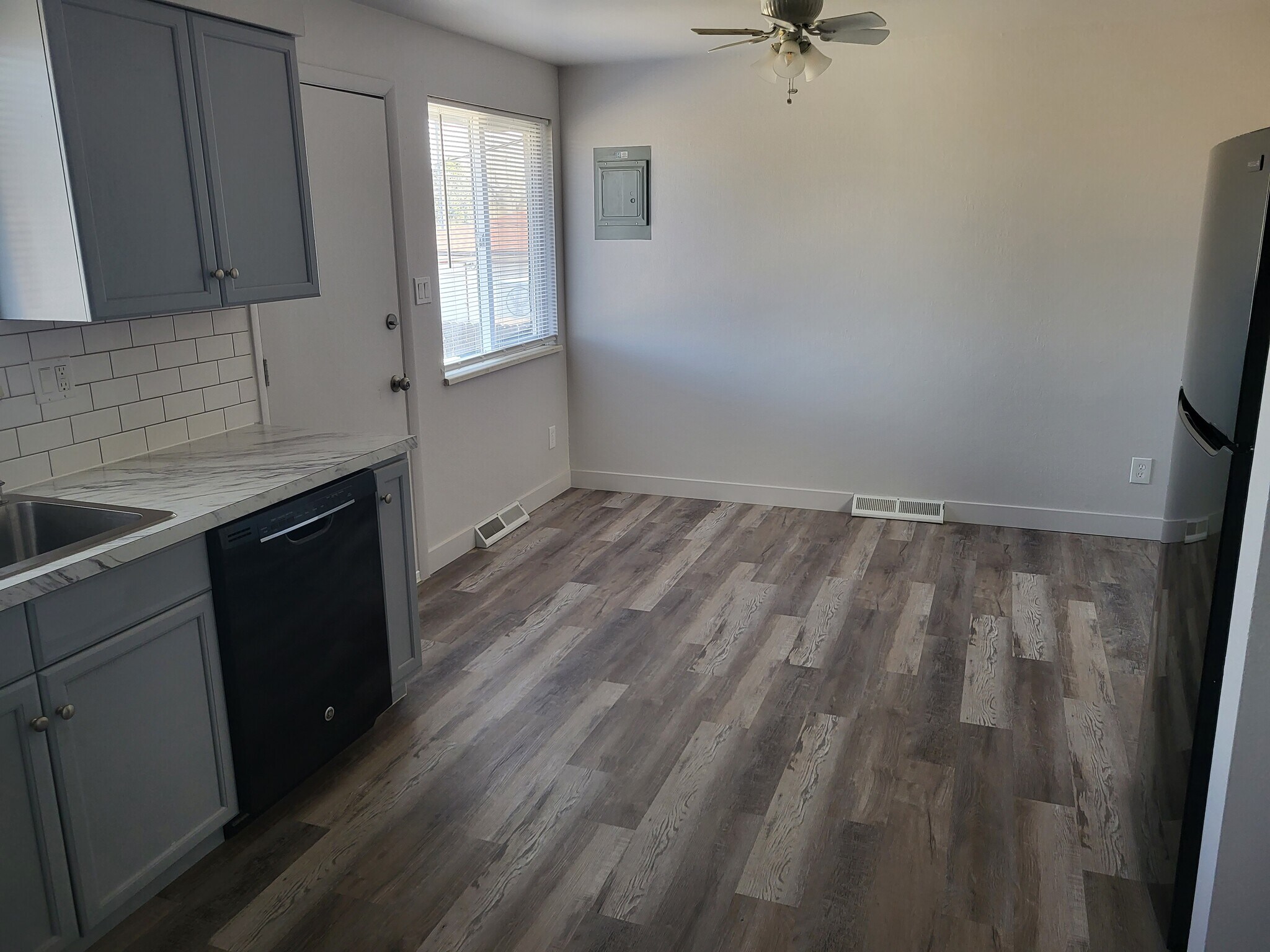 Eat In Kitchen - 1405 Tappan Cir