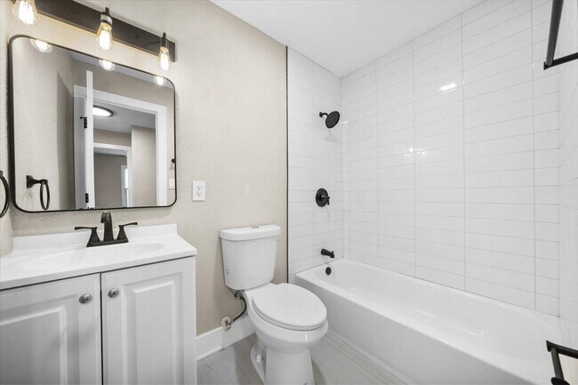 Building Photo - 4621 Mersington Ave