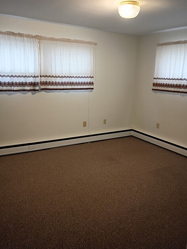 Building Photo - 445 Schaeffer Rd