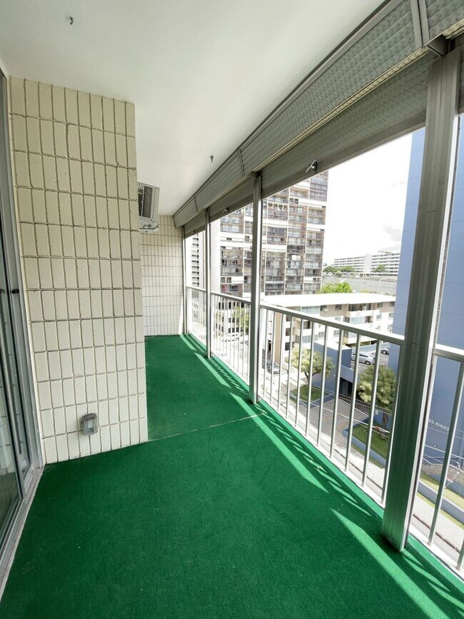 Building Photo - 827 Kinau St