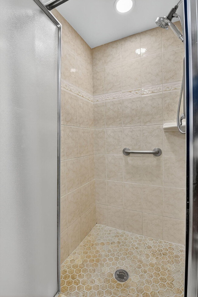 Building Photo - 341 Capri H