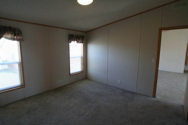 Building Photo - 3 Bedroom Modular Home in Babcock Vista!