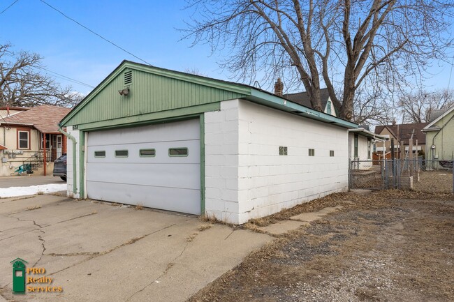 Building Photo - 3 Bedroom Home in South Saint Paul