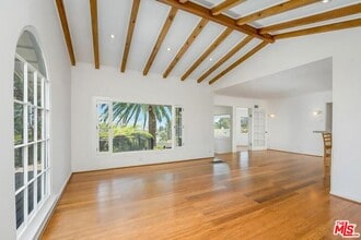 Building Photo - 2431 N Gower St