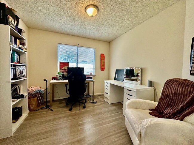 Building Photo - 14501 Donald Dr