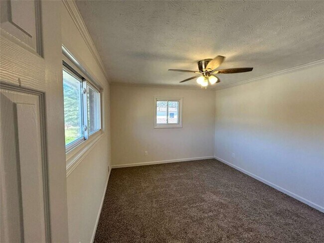 Building Photo - 4642 Elmherst Dr