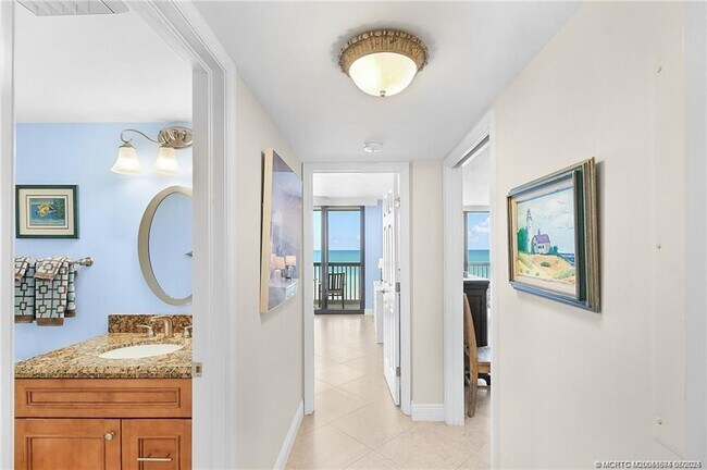 Building Photo - 9550 S Ocean Dr