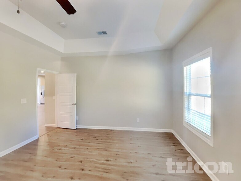 Building Photo - 825 Ellyson Dr