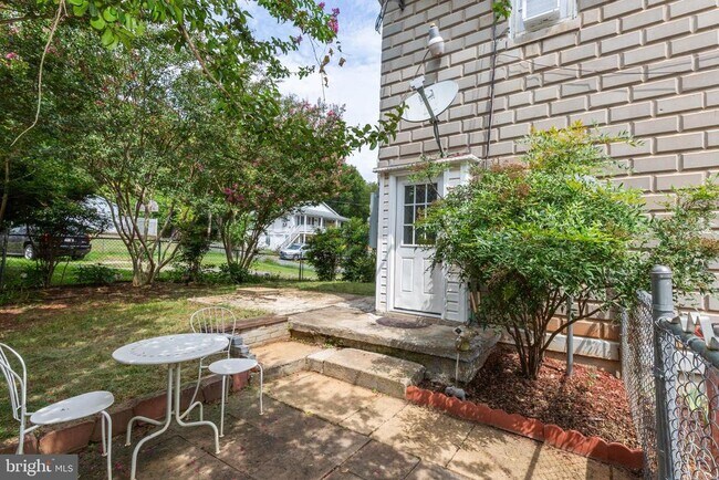 Building Photo - 481 Millville Rd