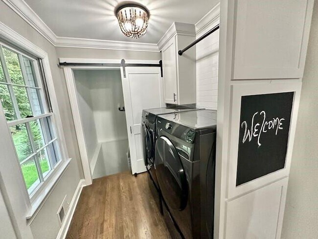 Building Photo - 215 Jayne Ellen Way