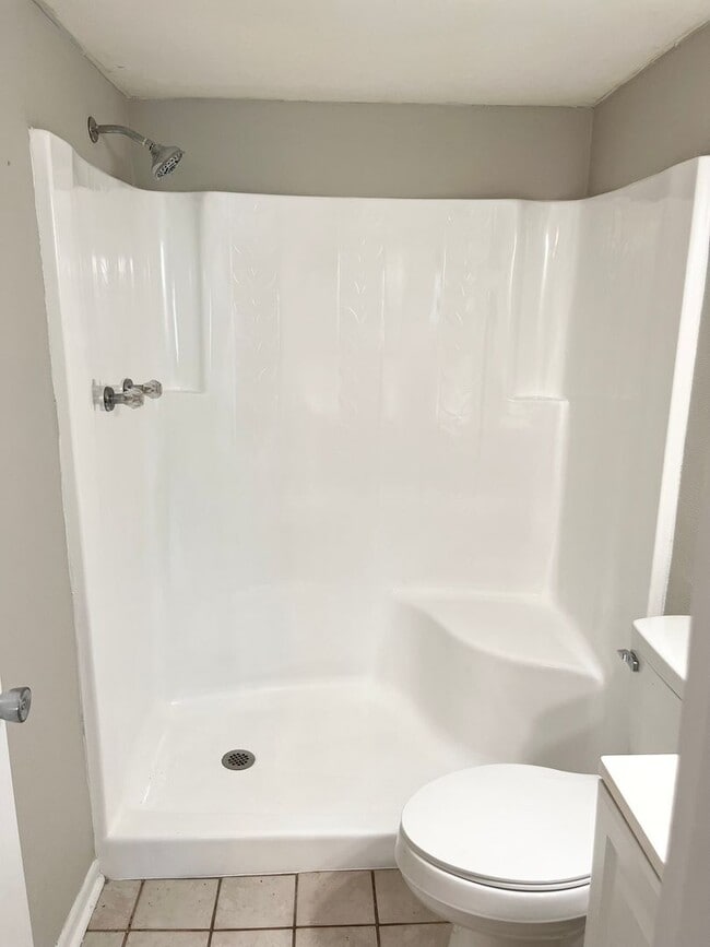 Building Photo - Two Bed, Two Bath Condo at Windsor Crossing