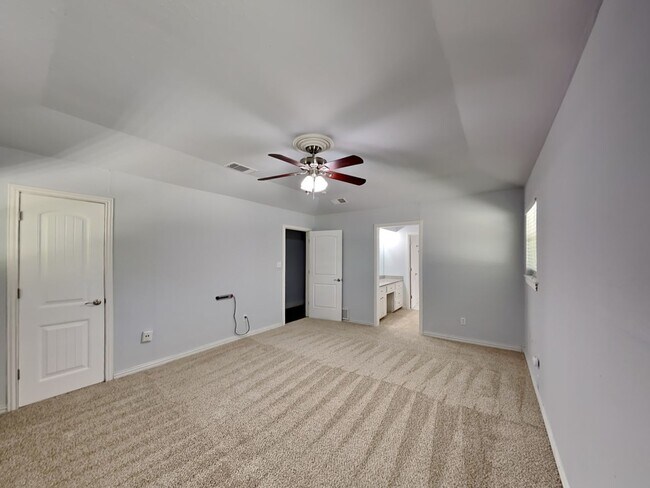 Building Photo - Hidden Gem in Woodland West Estates – Spacious, Stylish & Move-In Ready!
