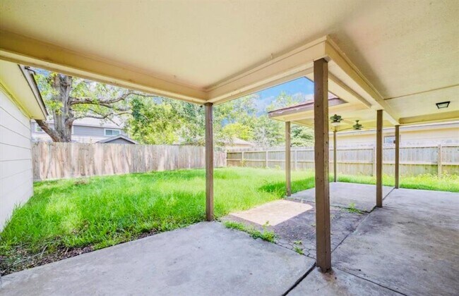 Building Photo - 5707 Arenas Timbers Dr