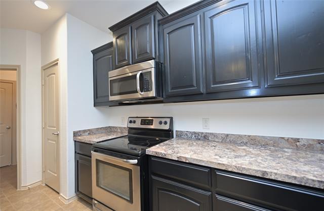 Building Photo - 2908 Bahar Dr