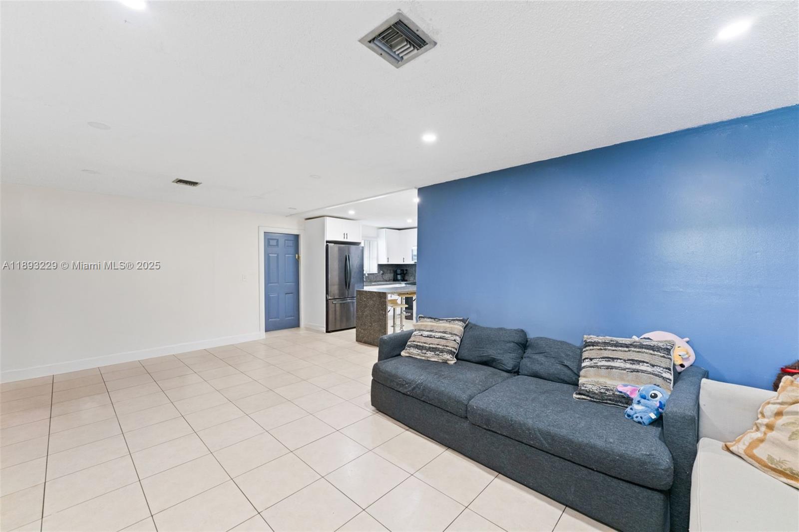 Building Photo - 1032 18th St