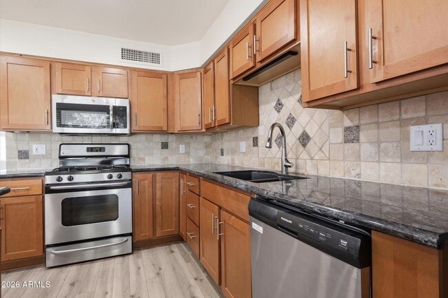 Building Photo - 2219 N 74th Pl