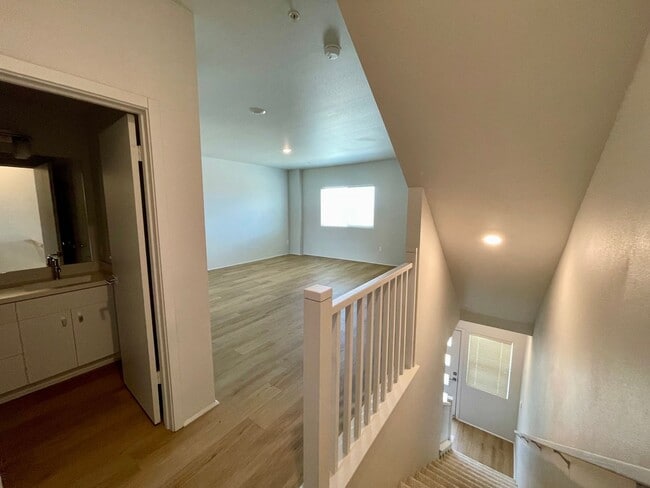 Building Photo - 2 Bedroom Townhome Available in BRAND NEW ...