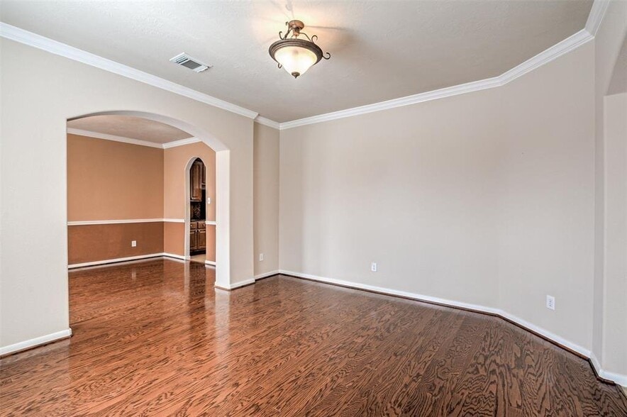 Building Photo - 9322 Steam Springs Dr