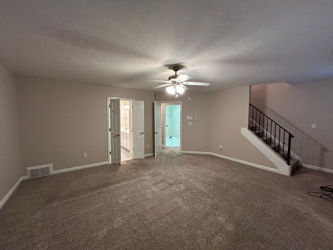 Building Photo - Large 3 bd 2.5 bath with all new paint! Fe...