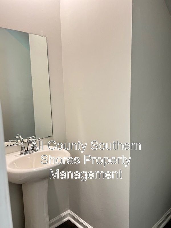 Building Photo - 2879 Pegasus Pl