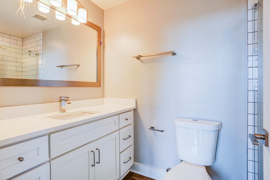Primary Bathroom - 800 21st St NE