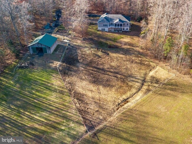 Building Photo - 24900 Fox Run Ln