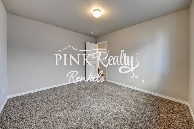 Building Photo - 10716 Ridgepole Dr