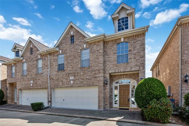 Building Photo - 2827 Briarhurst Park