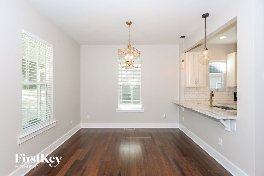 Building Photo - 1717 Dallas Ave