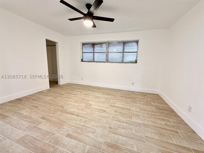 Building Photo - 2201 N 54th Ave