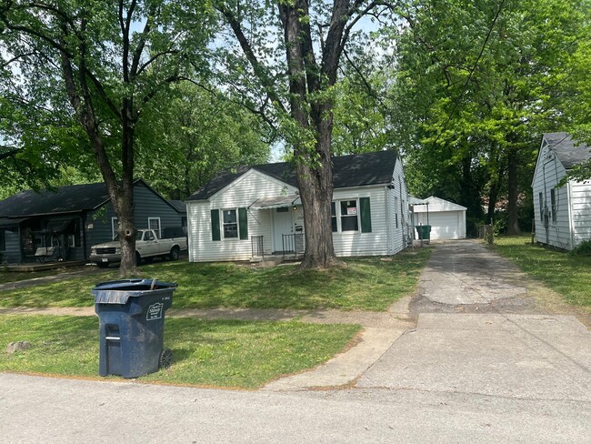 Building Photo - 1723 Glenview Pl