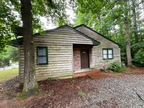 Building Photo - 835LS