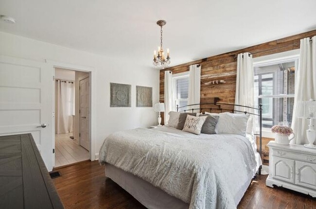 Building Photo - 828 Kirkwood Ave