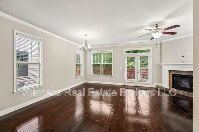 Building Photo - 1231 Ridenour Ln