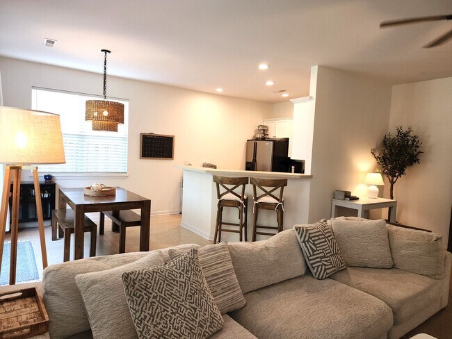 Building Photo - ~ THE ARBORS @ WESTGATE ~