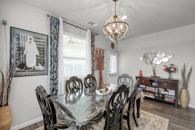Building Photo - 3555 Cannon Dr