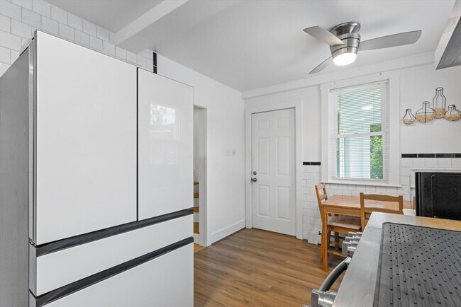 Building Photo - 39 Grandfield St