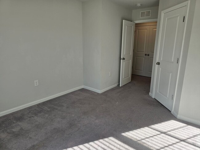 Building Photo - Modern 3-Bedroom Townhome in Copley Farms,...