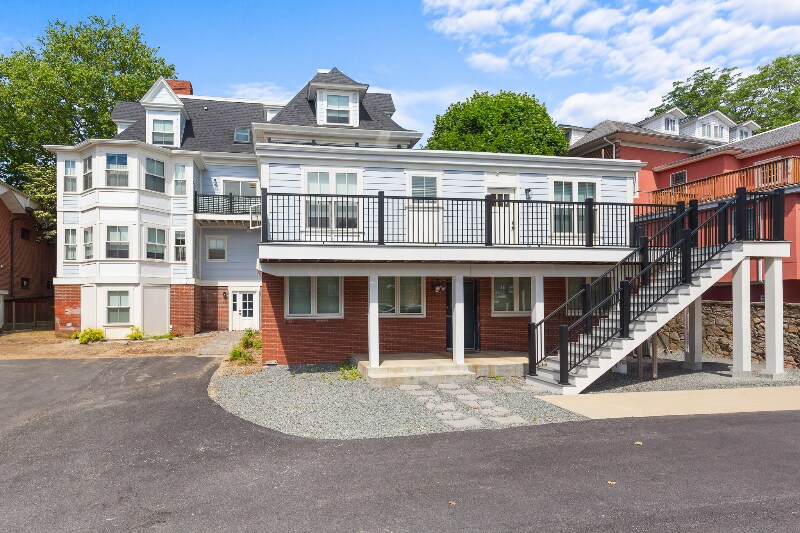 Building Photo - 293 Governor St