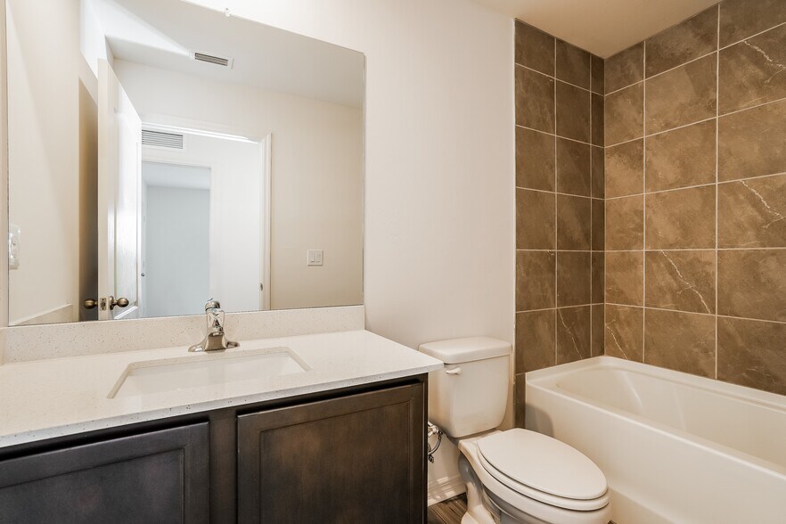 Building Photo - 166 Blackstone Dr