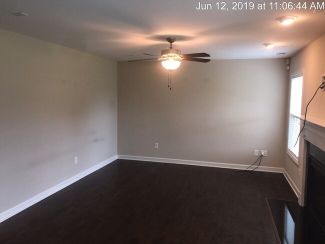 Building Photo - 124 Sorrel Ct