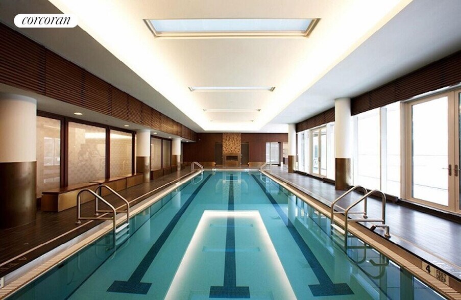 Building Photo - 151 E 85th St