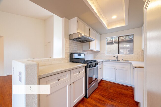 Building Photo - Bright Townhome in Sunset Community with Garage | Chino Valley USD