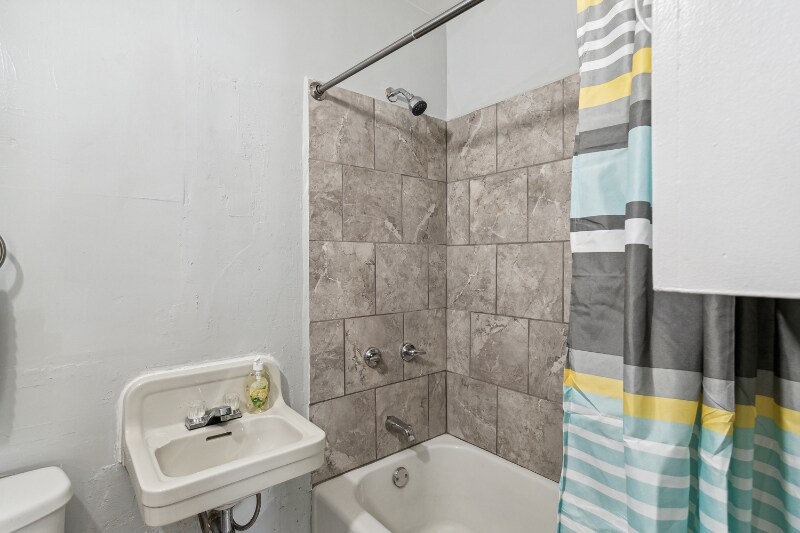 Building Photo - 4135 Jackman Rd