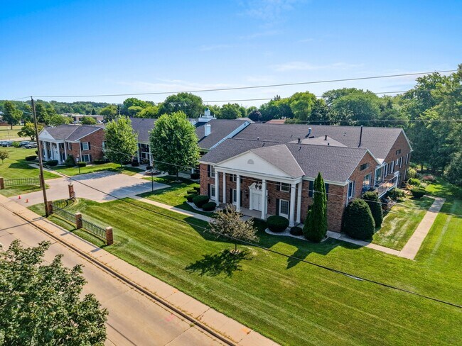 Building Photo - Old Orchard Luxury Apartment Homes