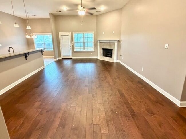 Building Photo - Now Leasing a 4 bedroom 3 bath home in Olive Branch